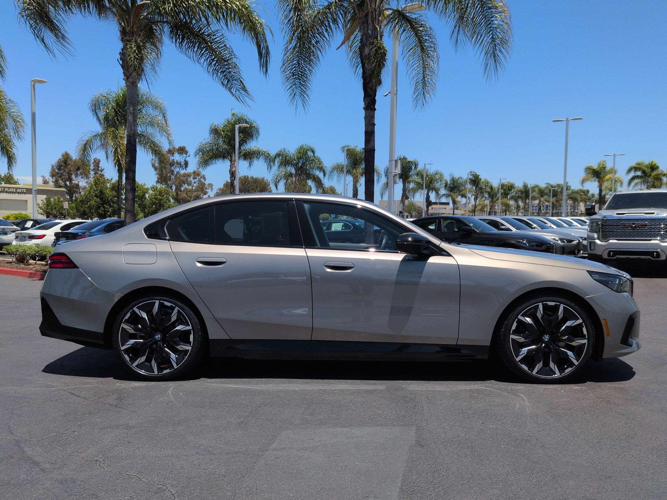 Used 2025 BMW i5 M60 w/ Premium Package AWD/4WD image 11