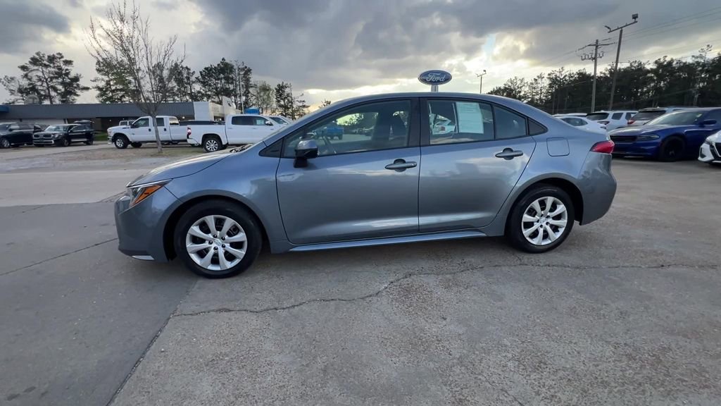 Used 2024 Toyota Corolla LE image 3