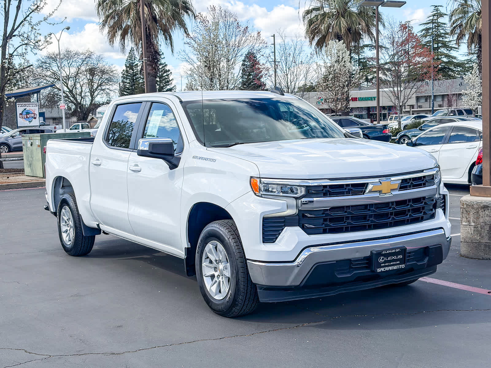 Used 2025 Chevrolet Silverado 1500 LT image 5