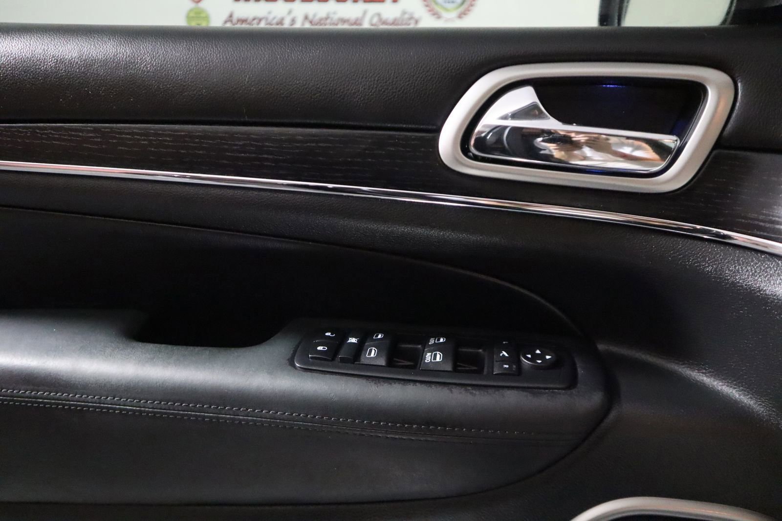 Used 2017 Jeep Grand Cherokee Summit AWD/4WD image 30