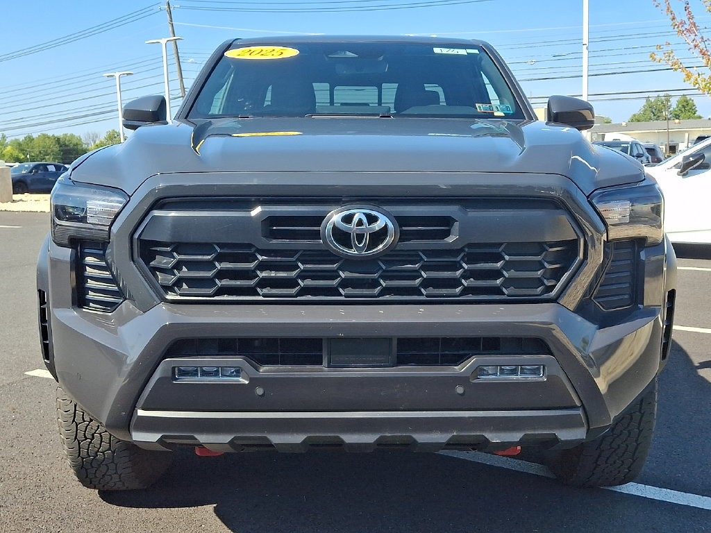Used 2025 Toyota Tacoma TRD Off-Road w/ TRD Off Road Upgrade Package AWD/4WD image 2