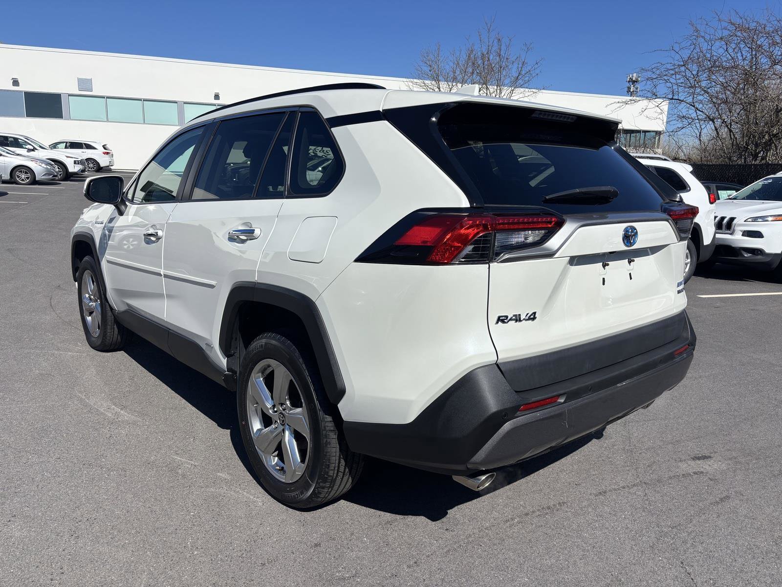 Used 2021 Toyota RAV4 Limited image 3