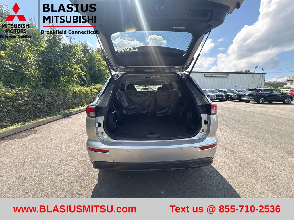 Used 2025 Mitsubishi Outlander ES AWD/4WD image 43