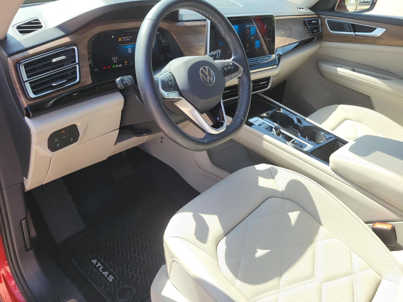 Used 2024 Volkswagen Atlas SE FWD image 23