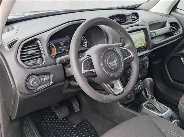 Used 2023 Jeep Renegade Altitude AWD/4WD image 9