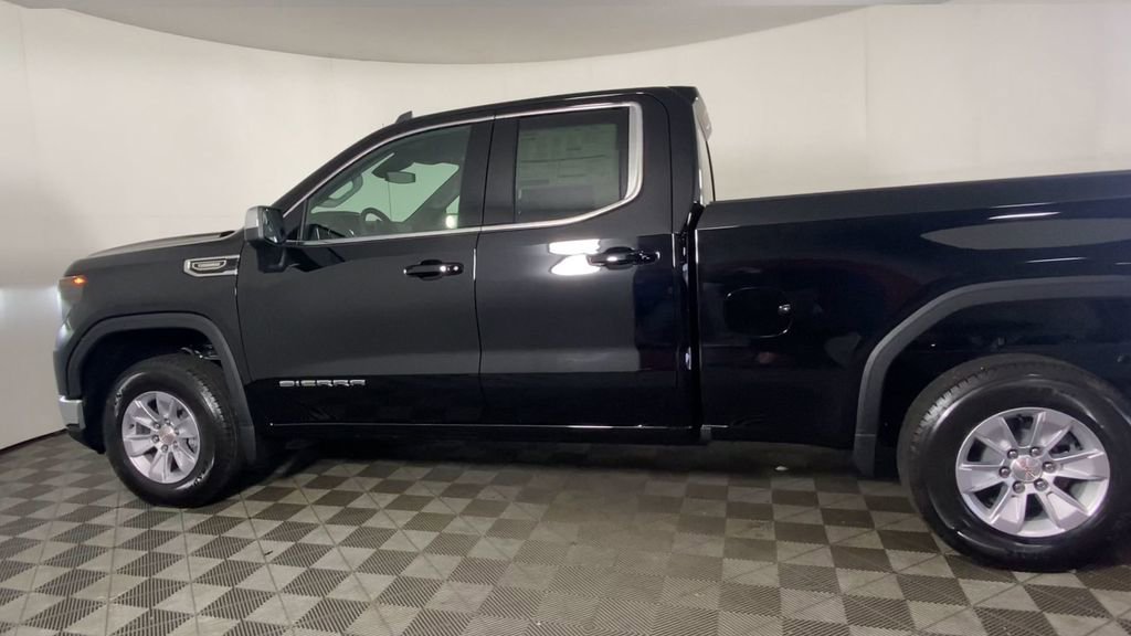 New 2026 GMC Sierra 1500 SLE image 7