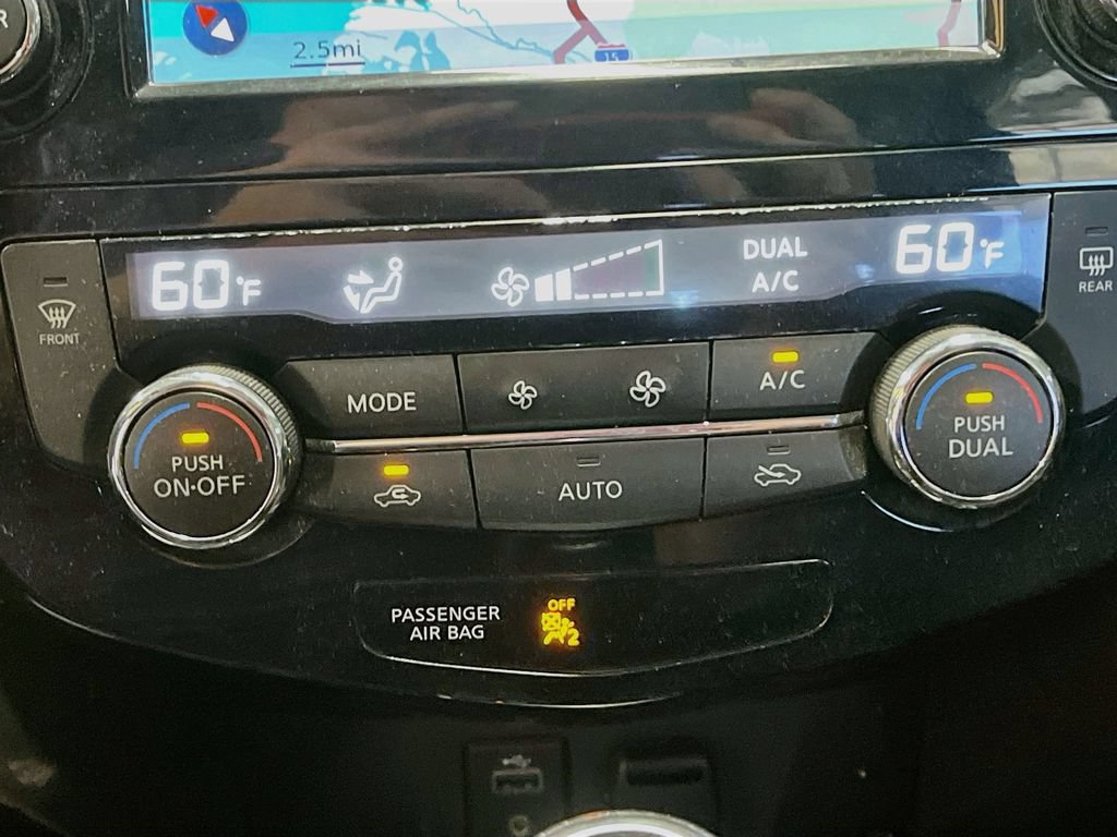 Used 2017 Nissan Rogue SV w/ SV Premium Package FWD image 16