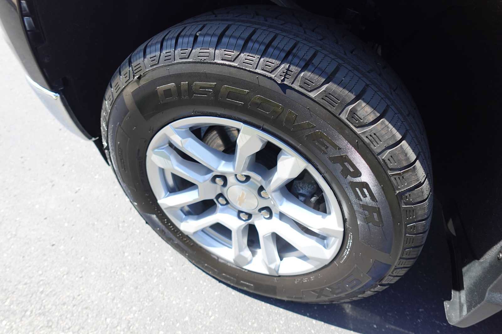 Used 2022 Chevrolet Silverado 1500 LT AWD/4WD image 29