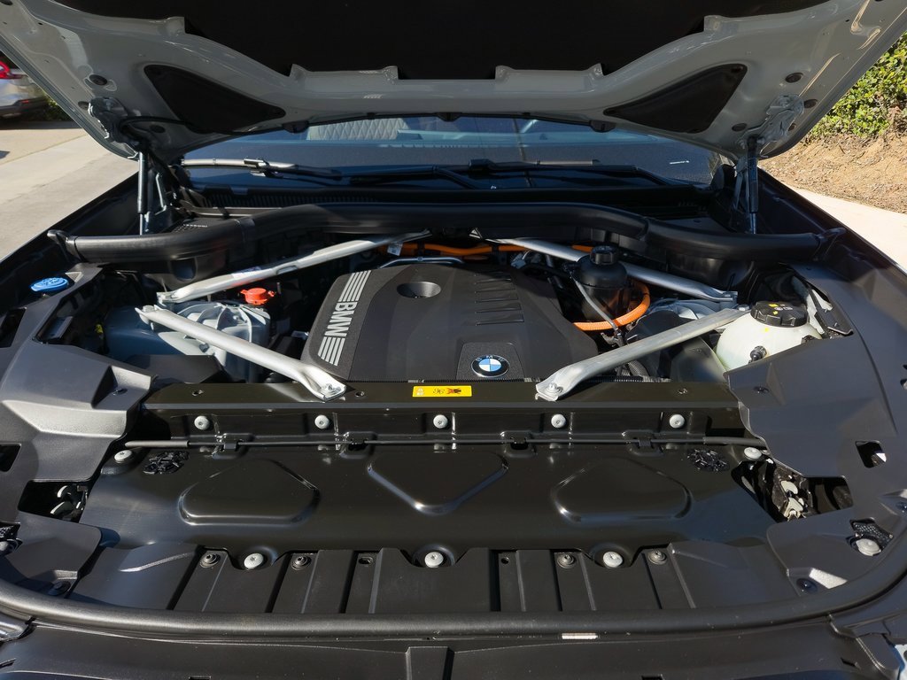 Used 2024 BMW X5 xDrive50e w/ M Sport Package image 25