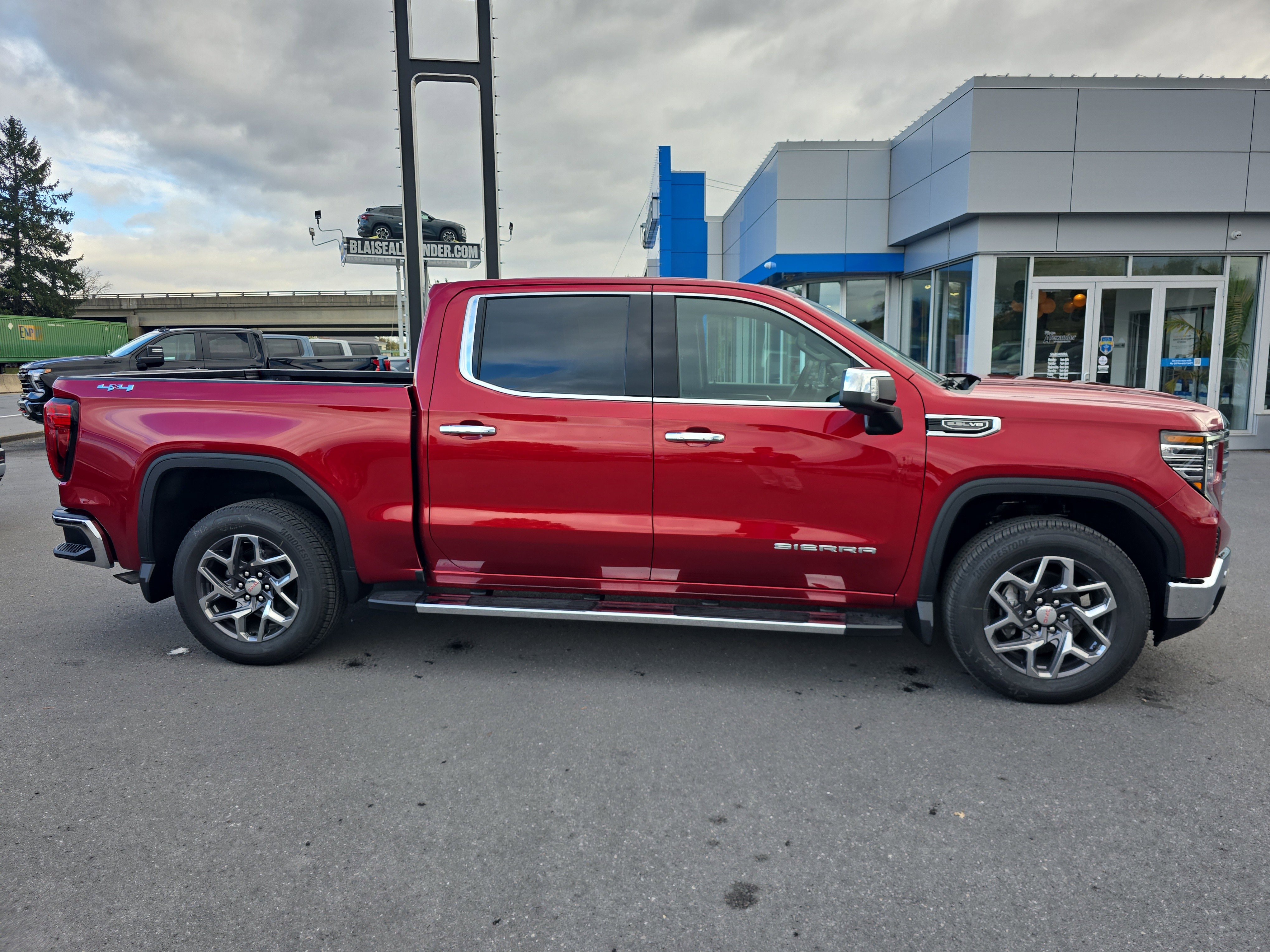 New 2026 GMC Sierra 1500 SLT w/ SLT Premium Plus Package video 2