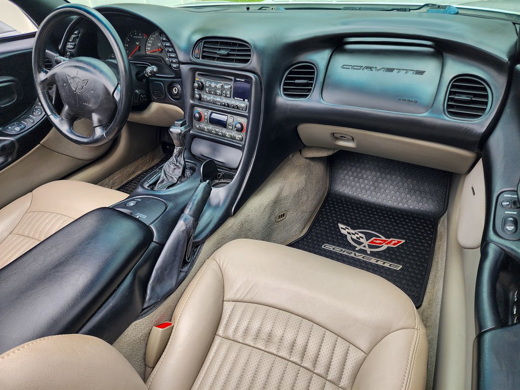 Used 2001 Chevrolet Corvette Convertible w/ Preferred Equipment Group2 image 24
