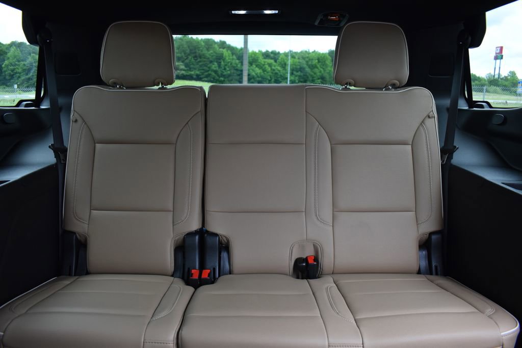 Used 2024 Chevrolet Tahoe Premier AWD/4WD image 12