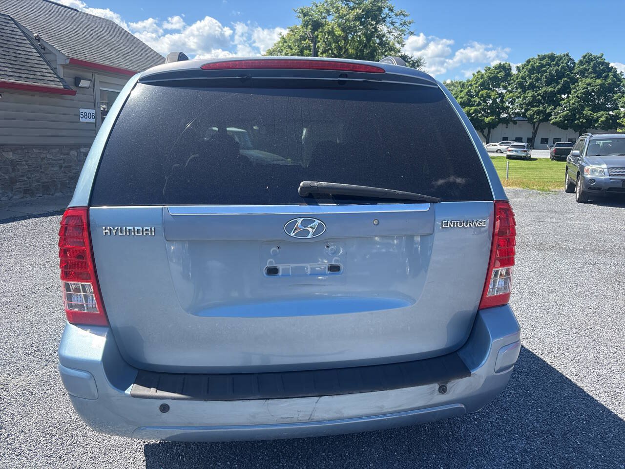 Used 2007 Hyundai Entourage Limited FWD image 8