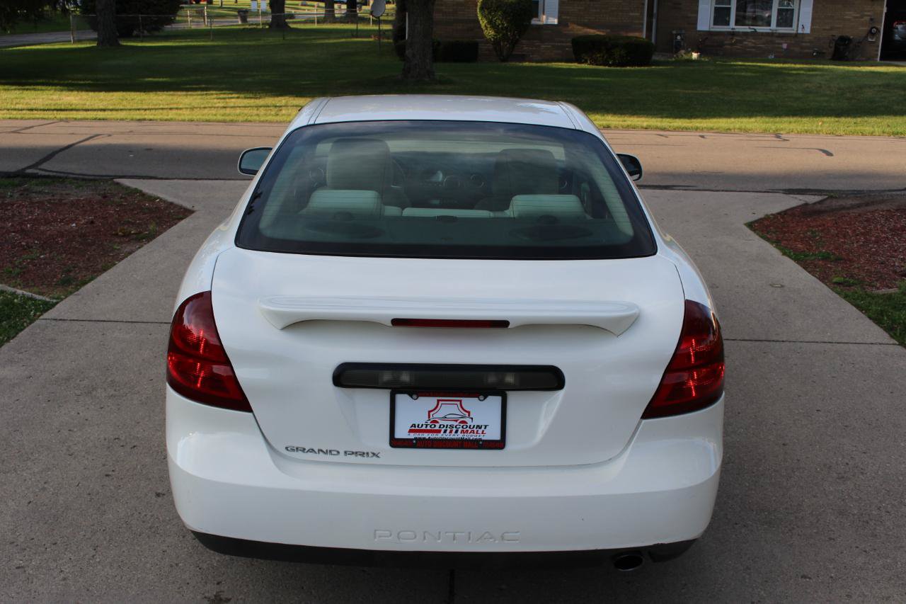 Used 2008 Pontiac Grand Prix w/ Preferred Package FWD image 9