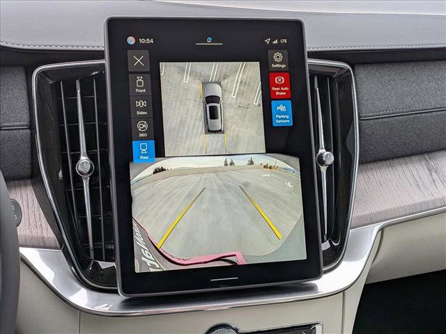 New 2026 Volvo XC90 T8 Plus w/ Protection Package Premier image 16