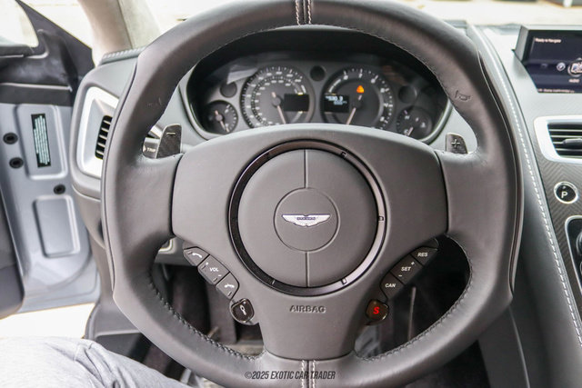 Used 2014 Aston Martin Vanquish Coupe image 36