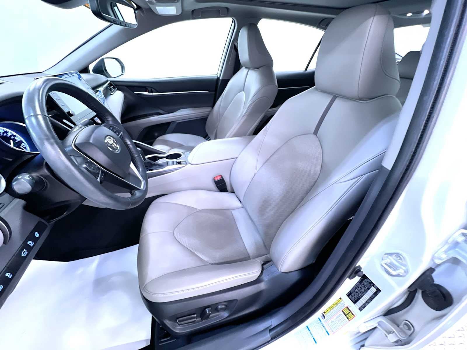 Used 2022 Toyota Camry XLE AWD/4WD image 14