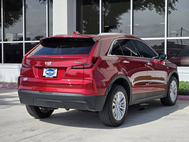 Used 2024 Cadillac XT4 Luxury w/ Cold Weather Package FWD image 7