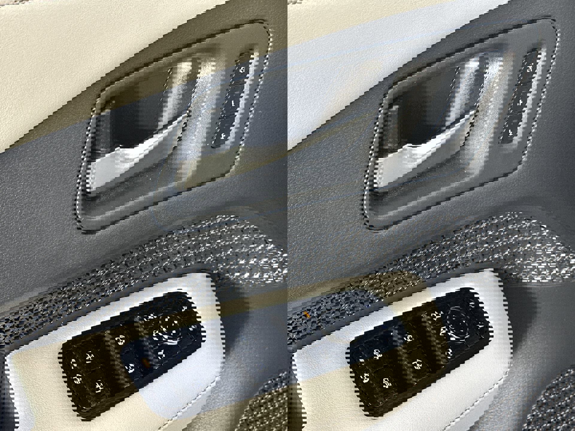 Certified 2023 Nissan Ariya AWD image 17