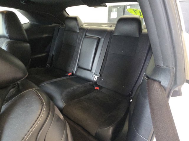 Used 2017 Dodge Challenger R/T Scat Pack w/ Leather Interior Group RWD image 15