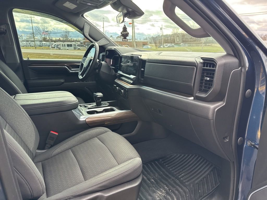 Used 2023 Chevrolet Silverado 1500 RST w/ Z71 Off-Road Package image 44