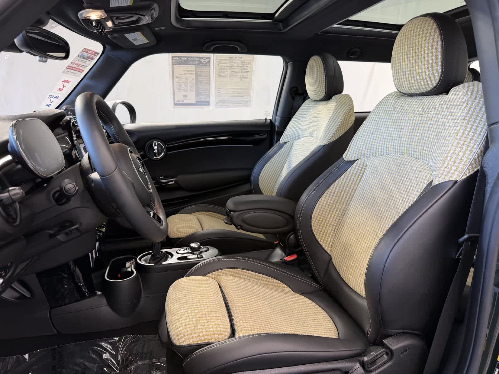 Used 2024 MINI Cooper SE w/ MINI Resolute Edition FWD image 10