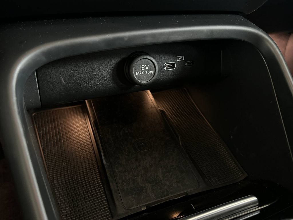 Certified 2023 Volvo XC40 Recharge Ultimate AWD/4WD image 27