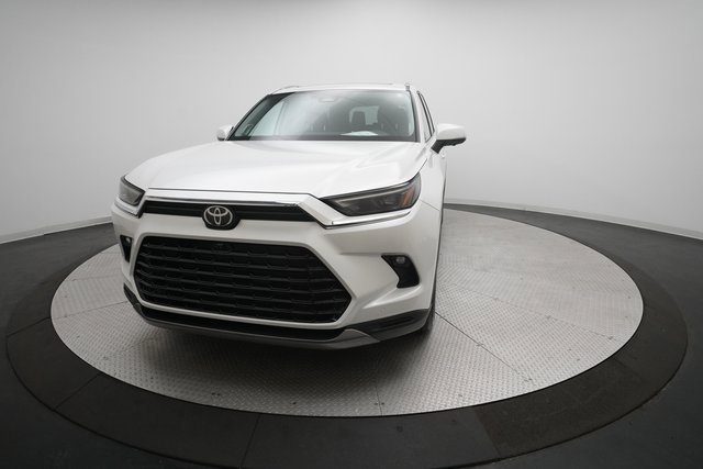 Used 2024 Toyota Grand Highlander Limited image 35