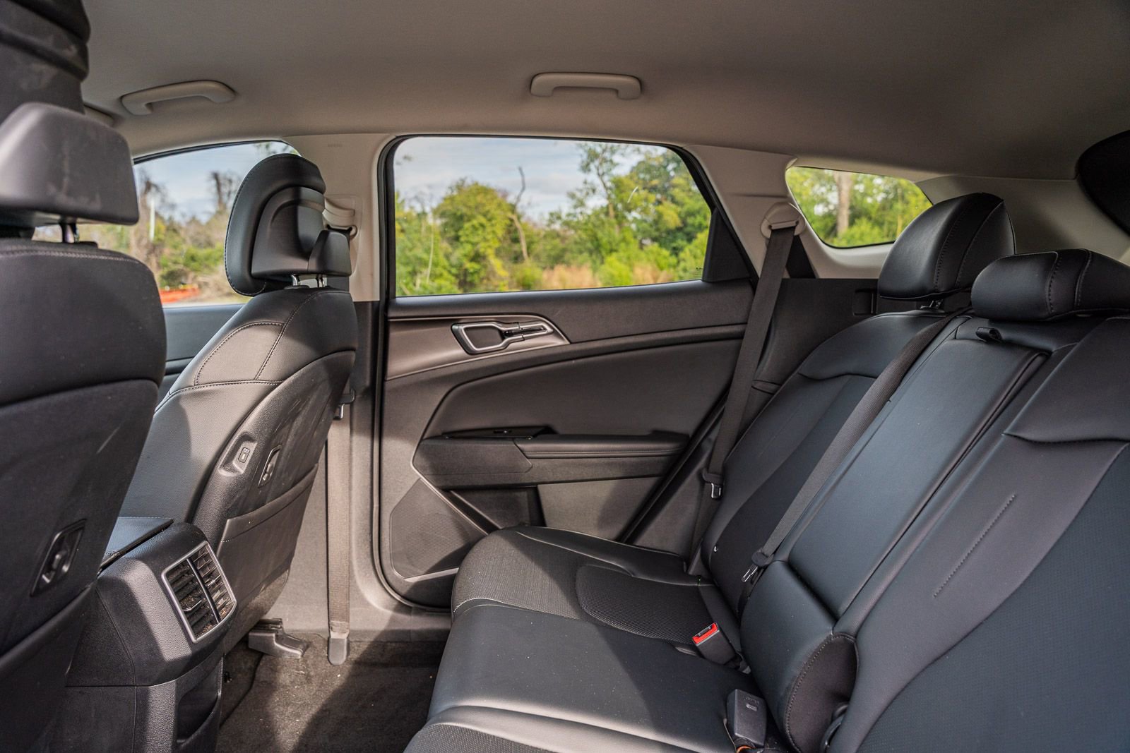 Used 2024 Kia Sportage EX image 17