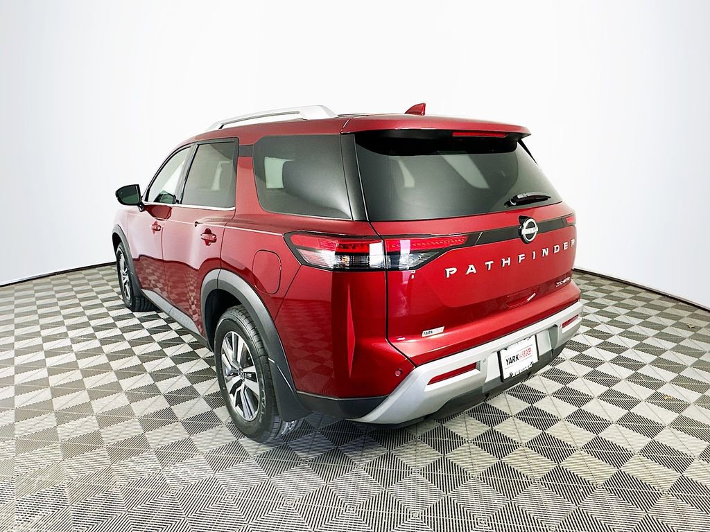 Used 2023 Nissan Pathfinder SL AWD/4WD image 7
