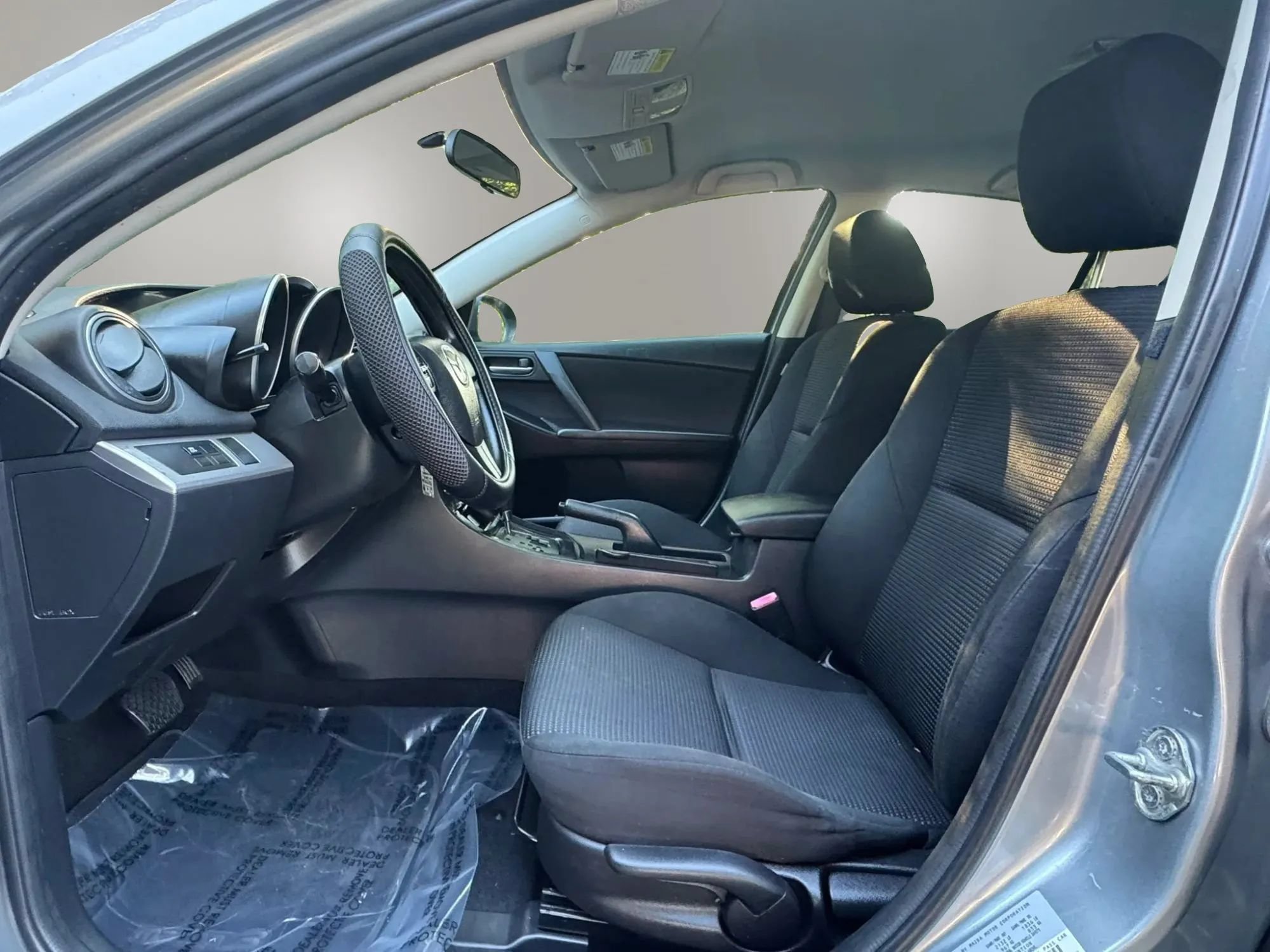 Used 2013 MAZDA MAZDA3 i SV FWD image 11