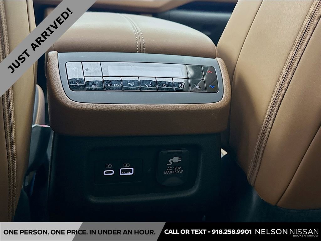 Used 2024 Nissan Pathfinder Platinum w/ Cargo Package image 27