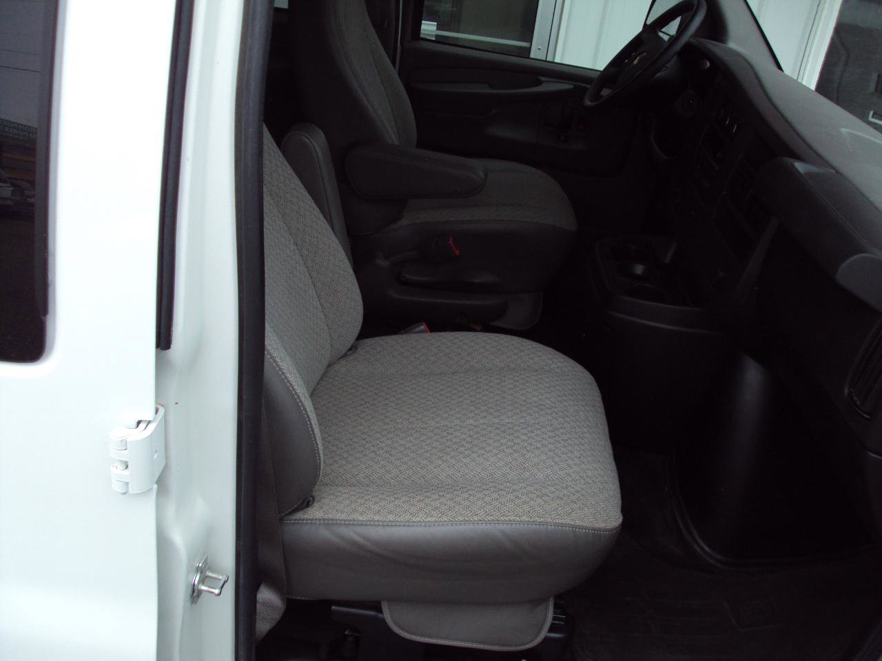Used 2013 Chevrolet Express 1500 LT w/ LT Preferred Equipment Group AWD/4WD image 14