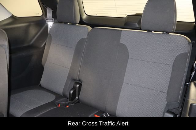 Used 2021 Chevrolet Traverse LT FWD image 16