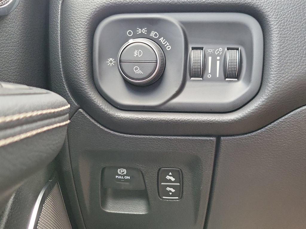 New 2026 RAM 1500 Laramie w/ Night Edition AWD/4WD image 21