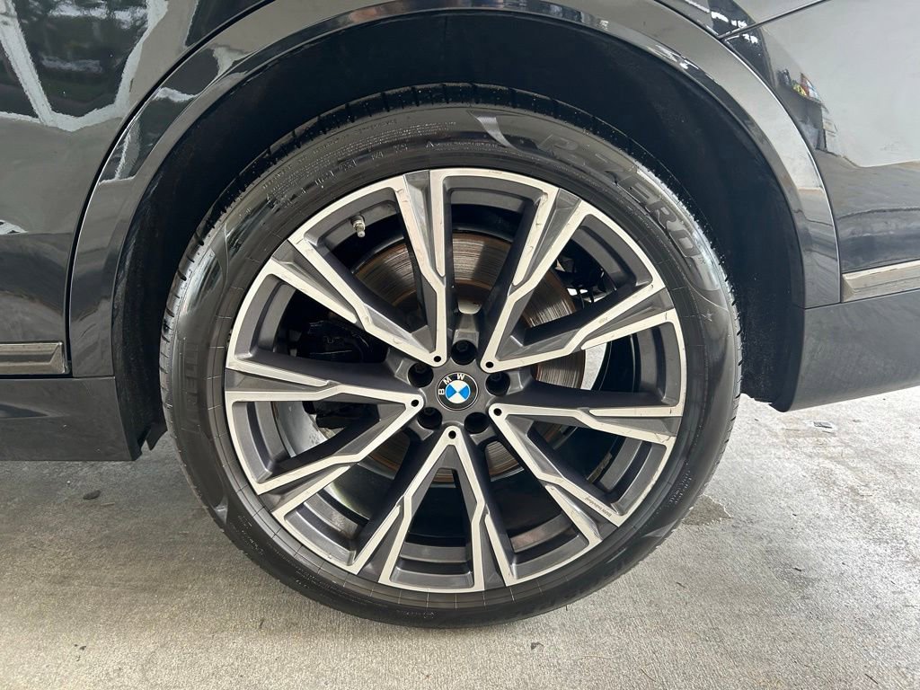 Used 2021 BMW X7 M50i AWD/4WD image 16
