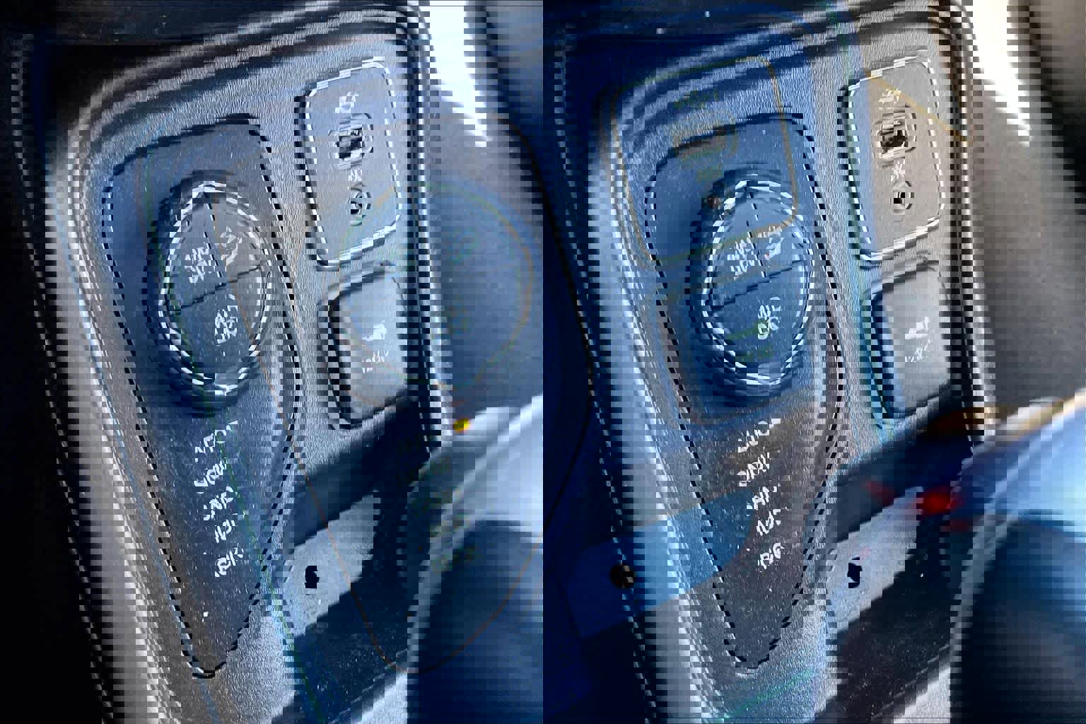 Used 2020 Jeep Compass Trailhawk image 32