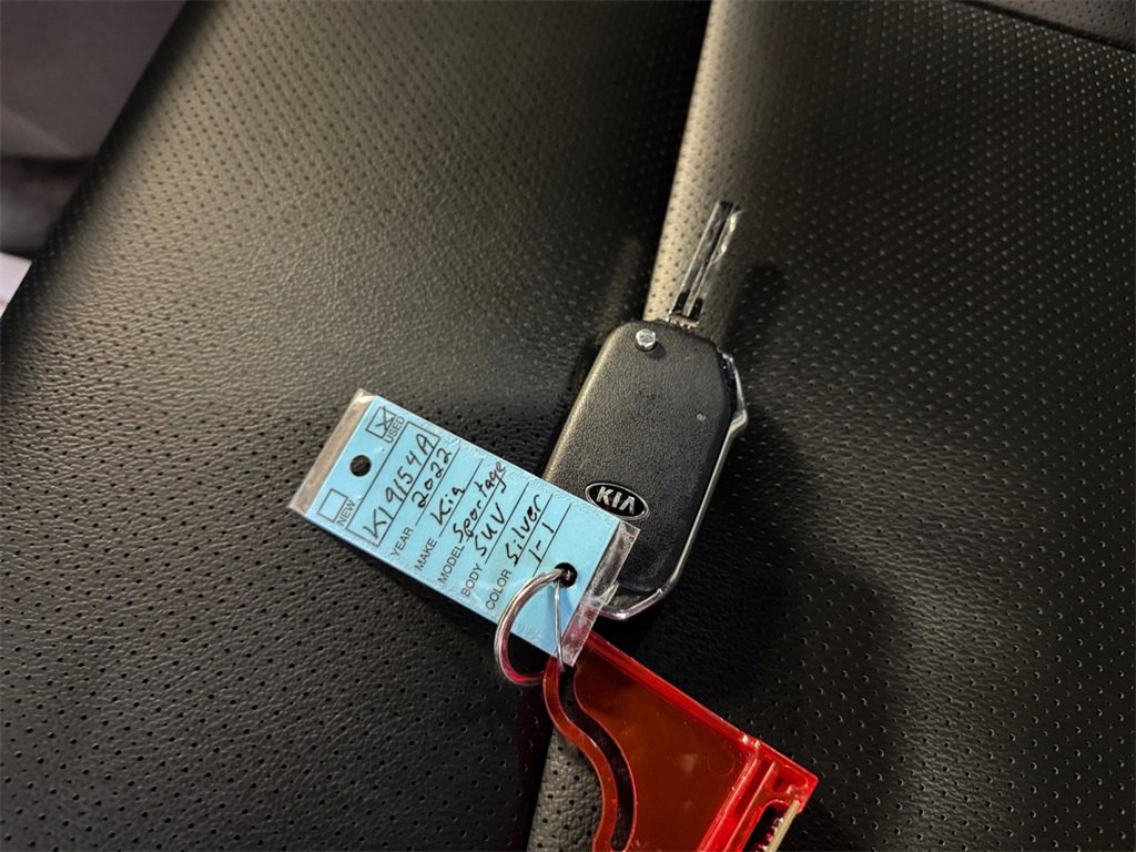 Certified 2022 Kia Sportage Nightfall Edition image 32