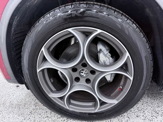 Used 2023 Alfa Romeo Stelvio Ti AWD/4WD image 12