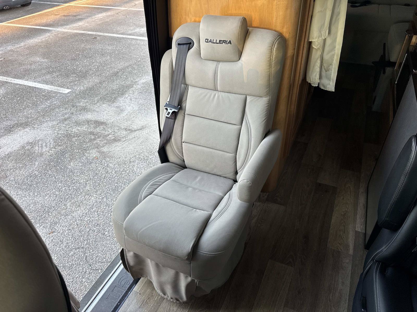 Used 2020 Mercedes-Benz Sprinter 3500 image 21