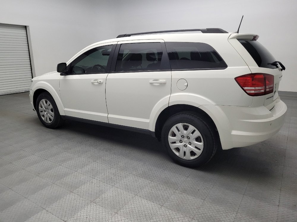 Used 2020 Dodge Journey SE w/ SE Popular Equipment Group image 3