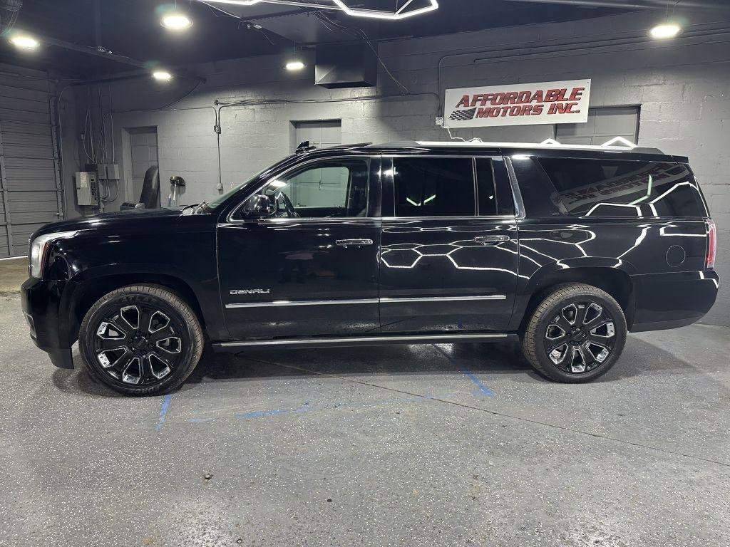 Used 2018 GMC Yukon XL Denali w/ Denali Ultimate Package AWD/4WD image 2