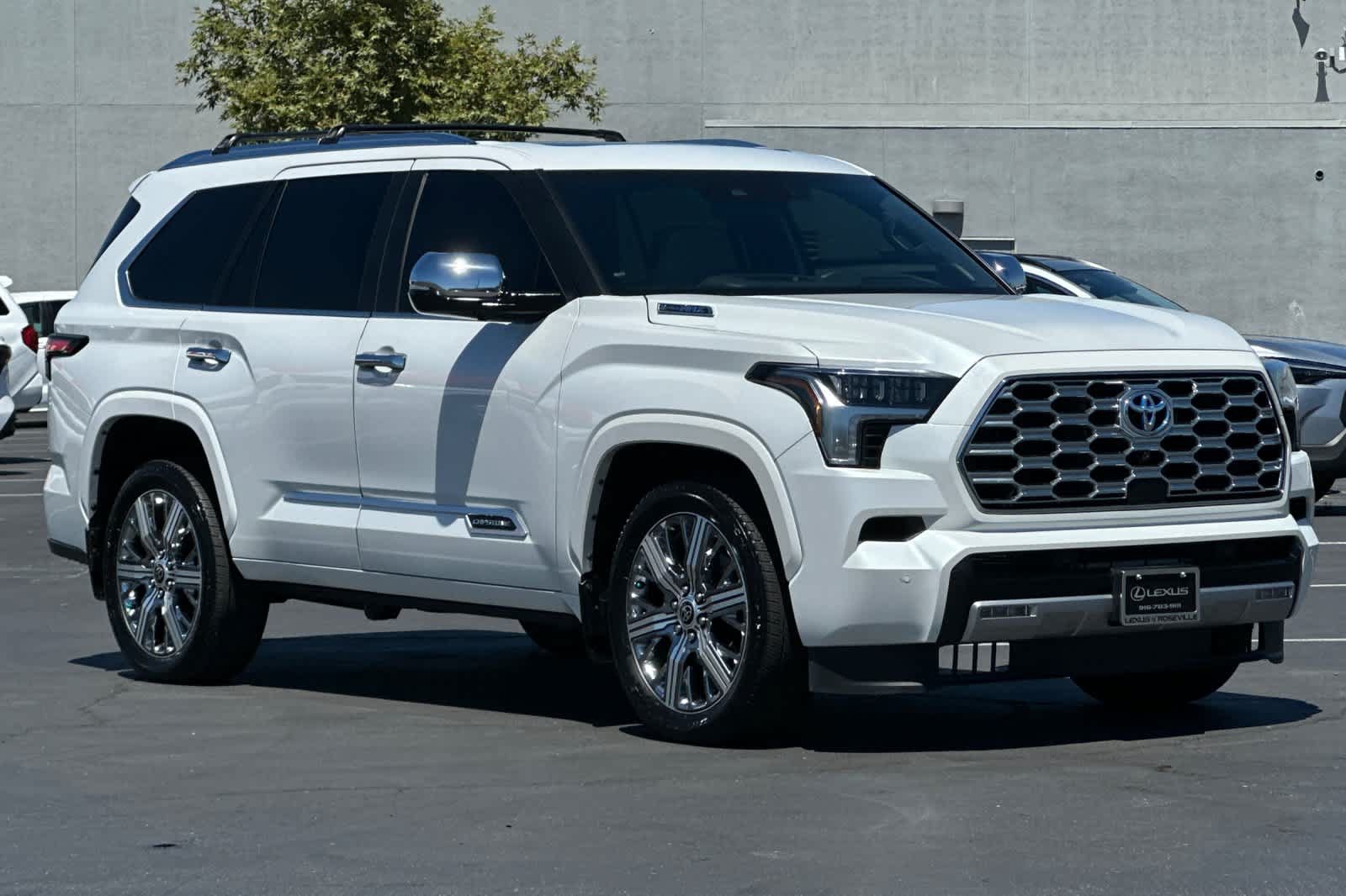 Used 2024 Toyota Sequoia Capstone AWD/4WD image 5