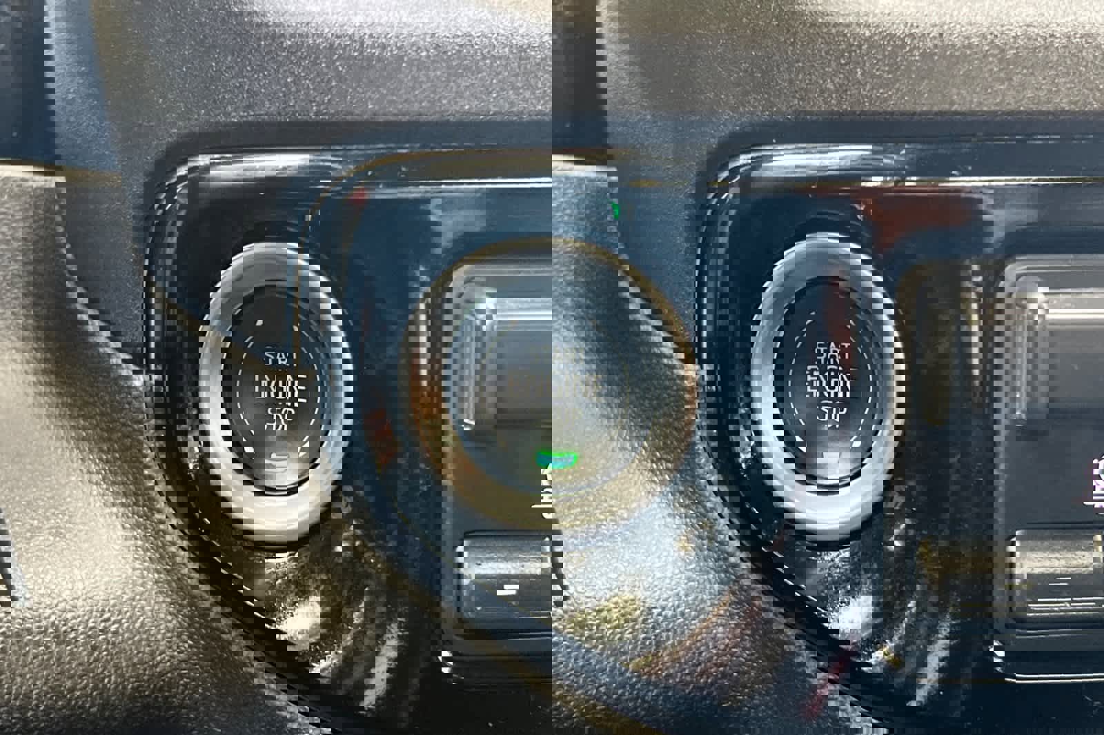 Used 2025 GMC Sierra 1500 Elevation image 24