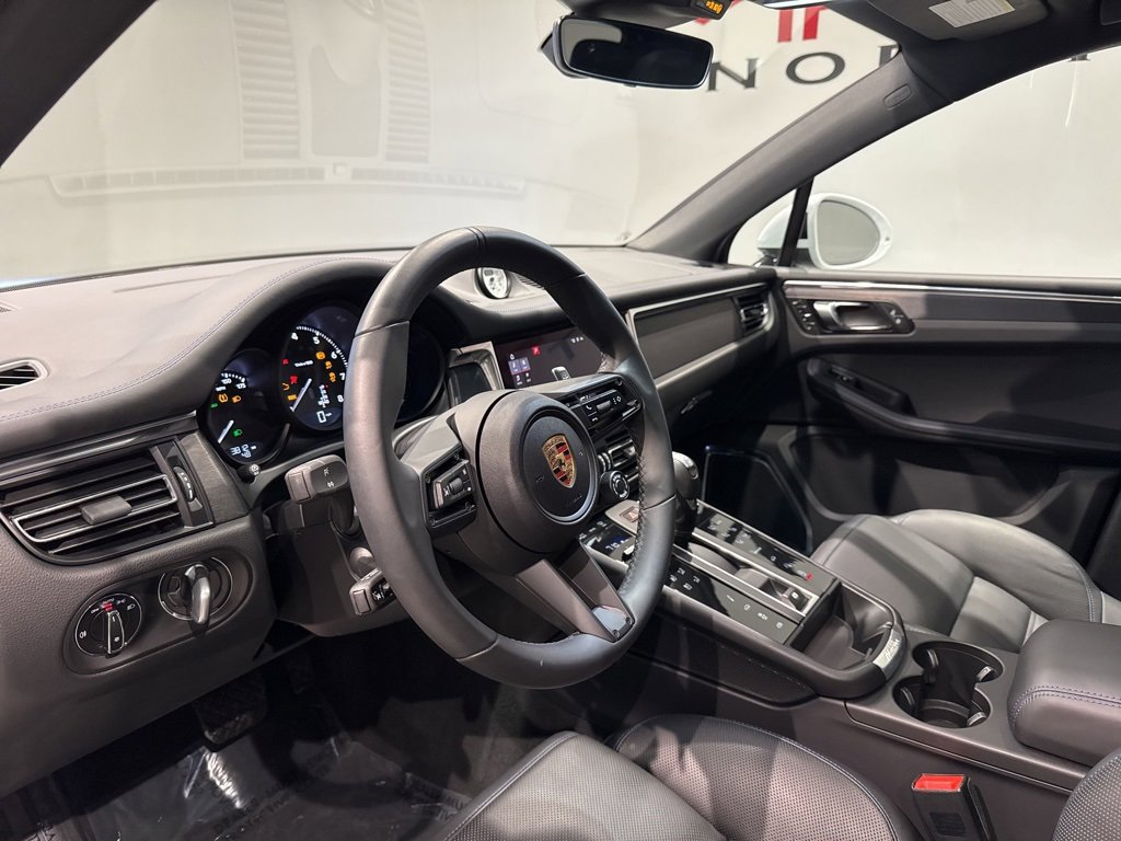Used 2025 Porsche Macan GTS image 11