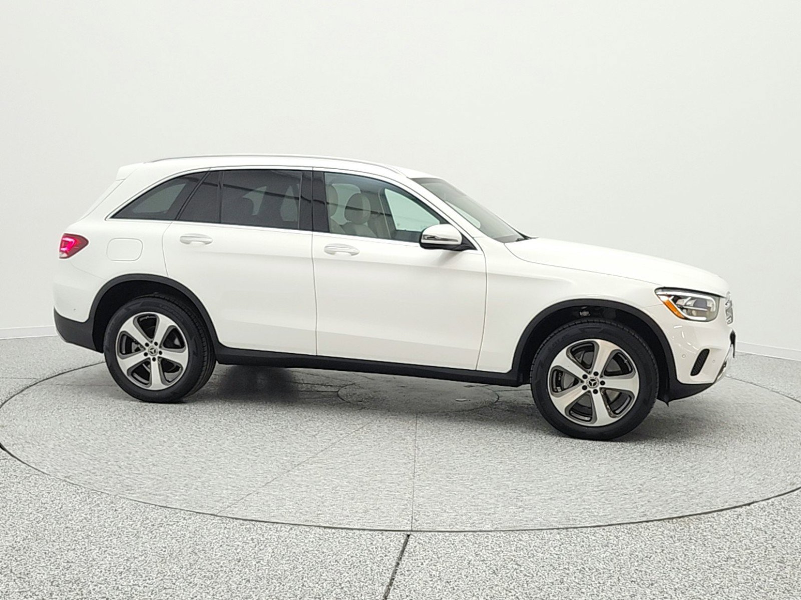 Used 2022 Mercedes-Benz GLC 300 4MATIC image 4