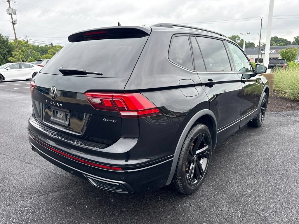 Used 2024 Volkswagen Tiguan SE R-Line AWD/4WD image 5