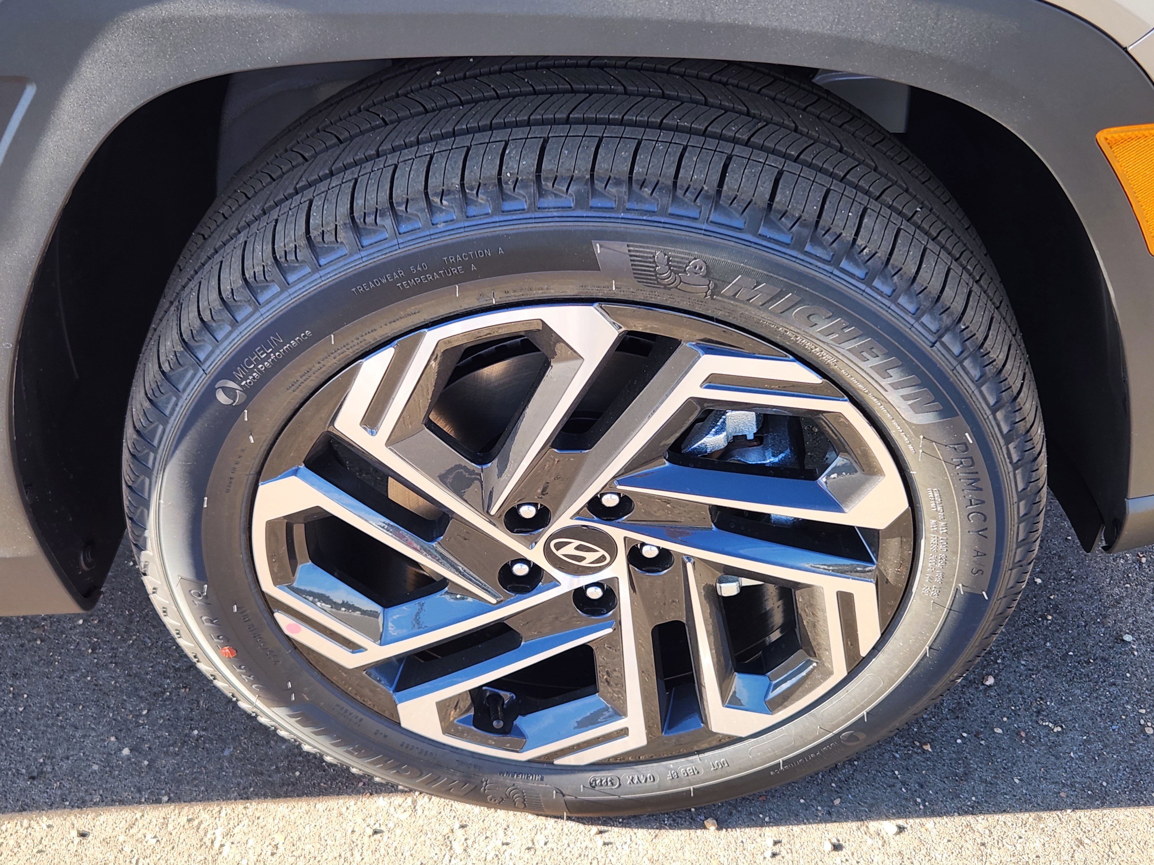 New 2026 Hyundai Tucson Limited image 18