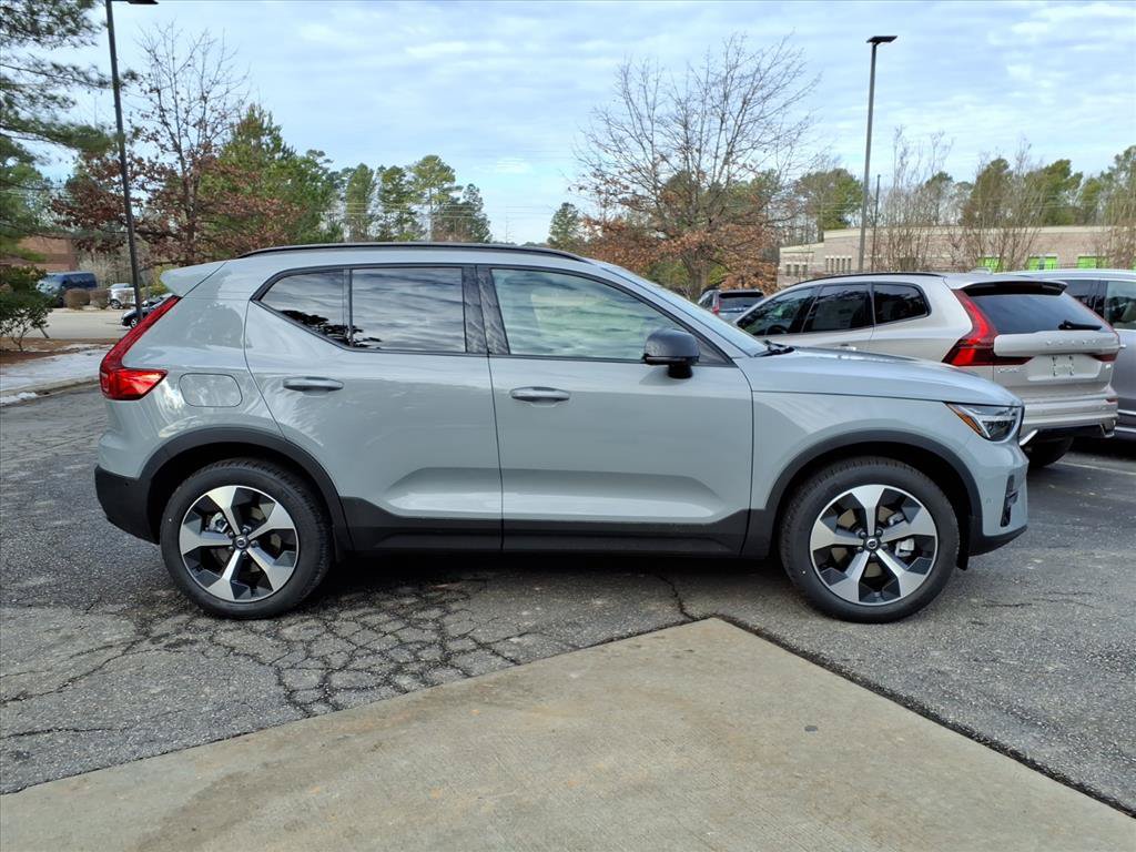 New 2026 Volvo XC40 B5 Plus w/ Protection Package Premier AWD/4WD image 2