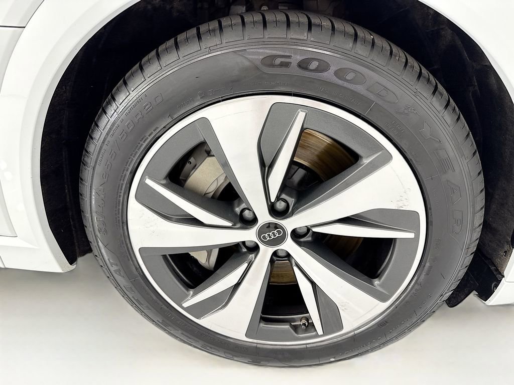 Used 2024 Audi Q8 e-tron Premium AWD/4WD image 31